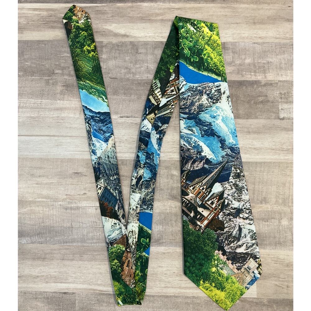 Kole Kole Hawaii 100% Polyester Necktie Limburg Cathedral Germany 54x4 Mountains